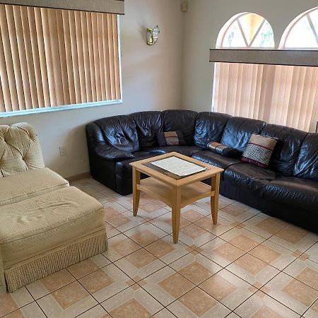 Private Cubicle - Single Bed - Mixed Shared Dorm - Miami Airport Hostel Miami Springs Exterior photo